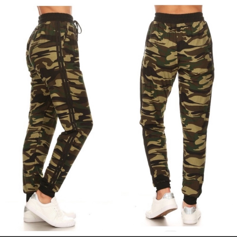 Camouflage Drawstring Sweats - Picture 6 of 6